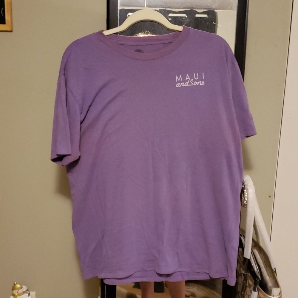 Maui and sons tee shirt size large